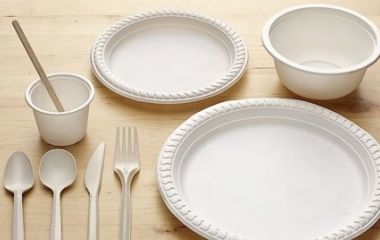 Брендування одноразового посуду: кому і навіщо це потрібно? Хто може зробити?