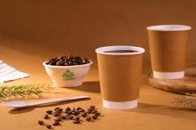 Одноразові стаканчики для кави: як вибрати ідеальне рішення для вашого бізнесу